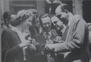 Umberto II a Milano circondato dall'affetto degli Italiani