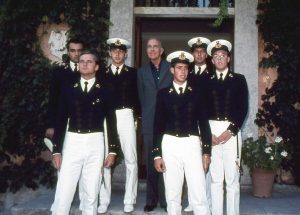 Re Umberto II con i Cadetti della Marina Militare in visita
